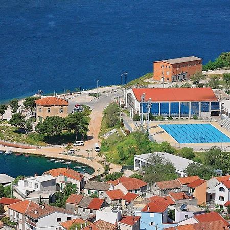 Cozy Apartment In Brodarica With Wifi Bagian luar foto