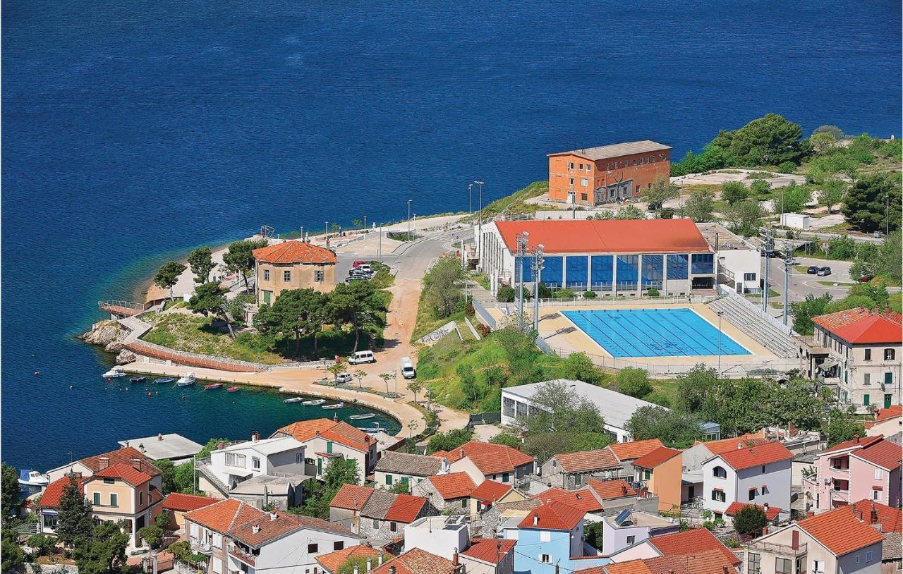 Cozy Apartment In Brodarica With Wifi Bagian luar foto