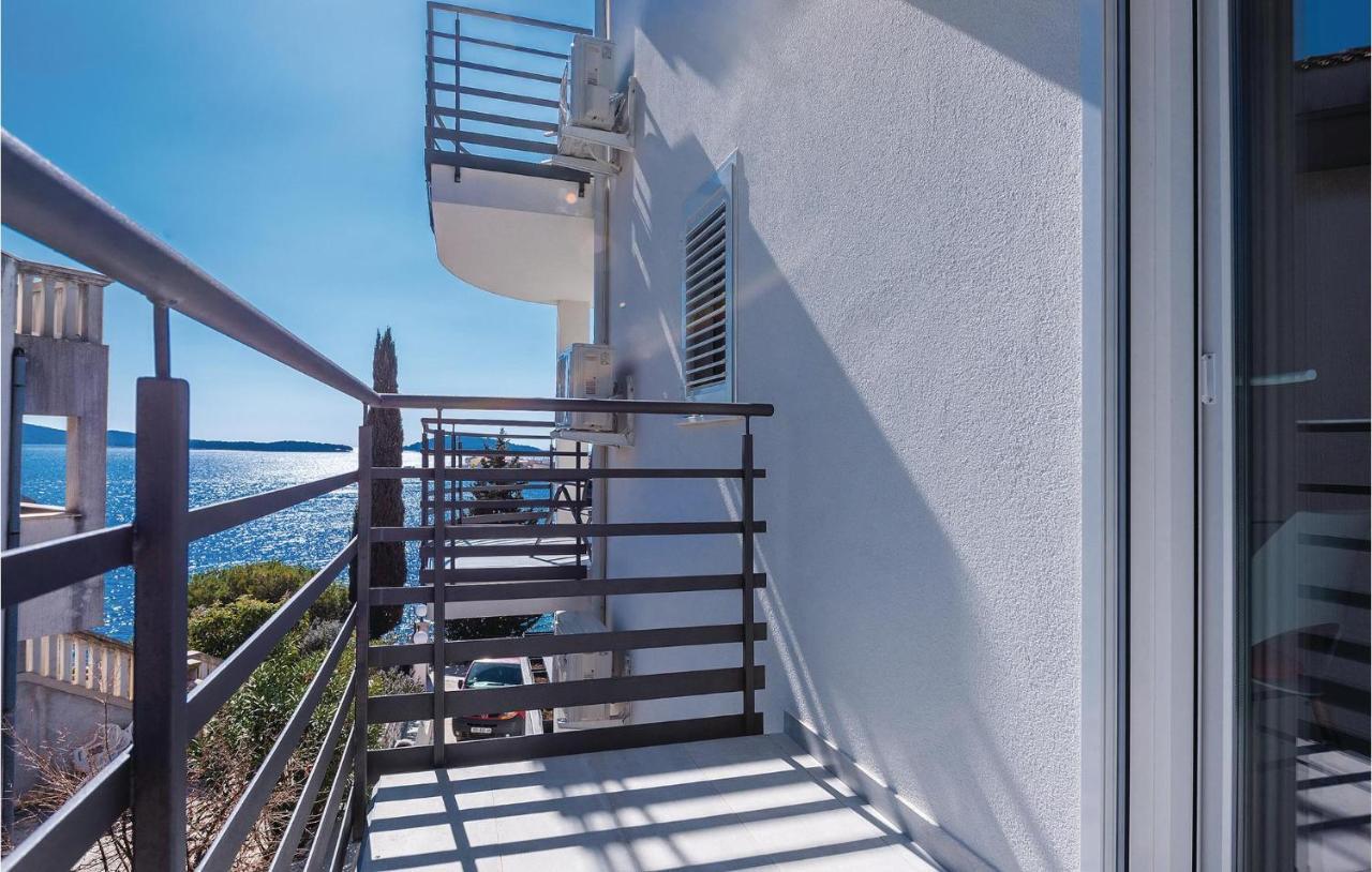 Cozy Apartment In Brodarica With Wifi Bagian luar foto