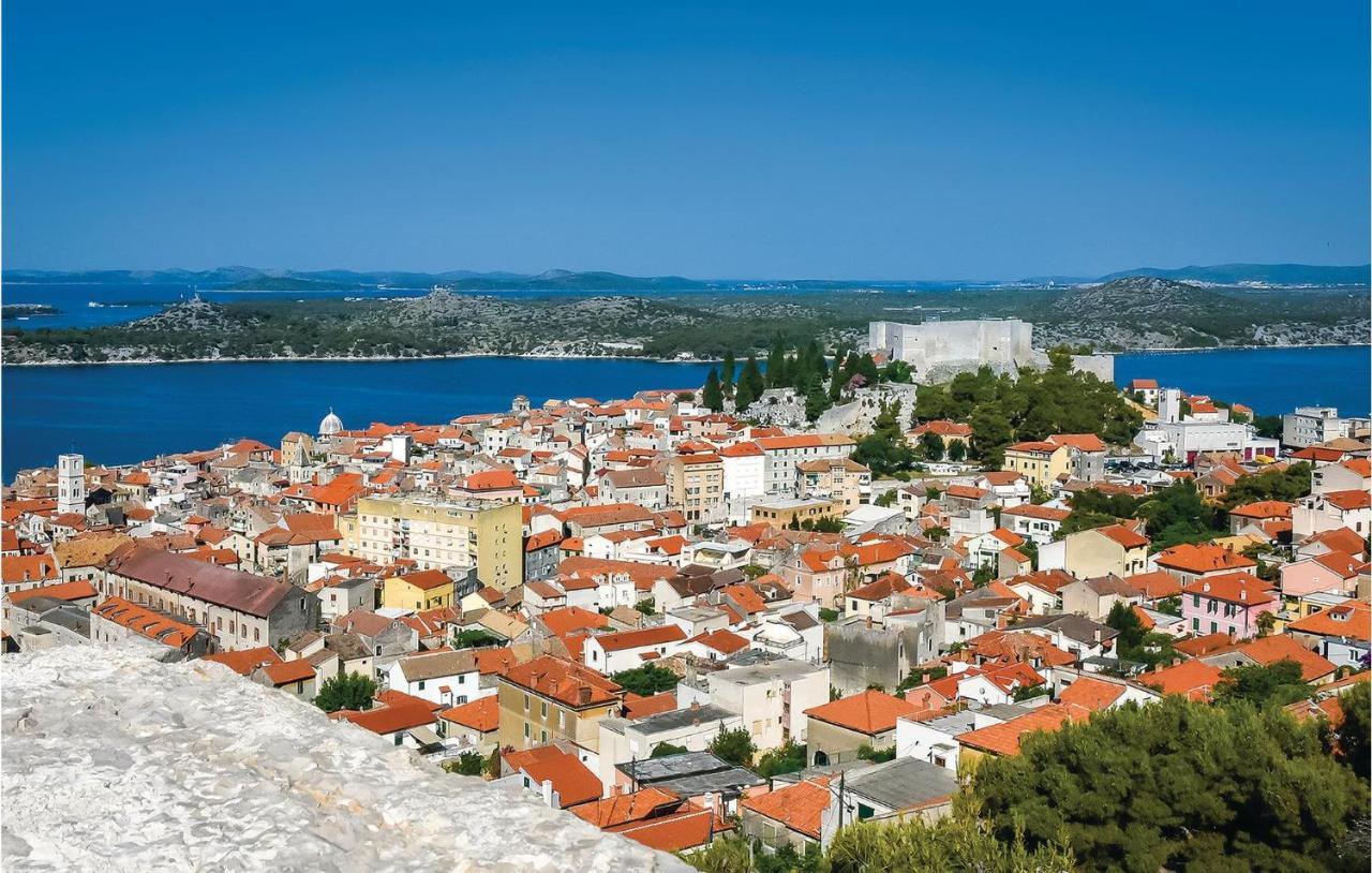 Cozy Apartment In Brodarica With Wifi Bagian luar foto